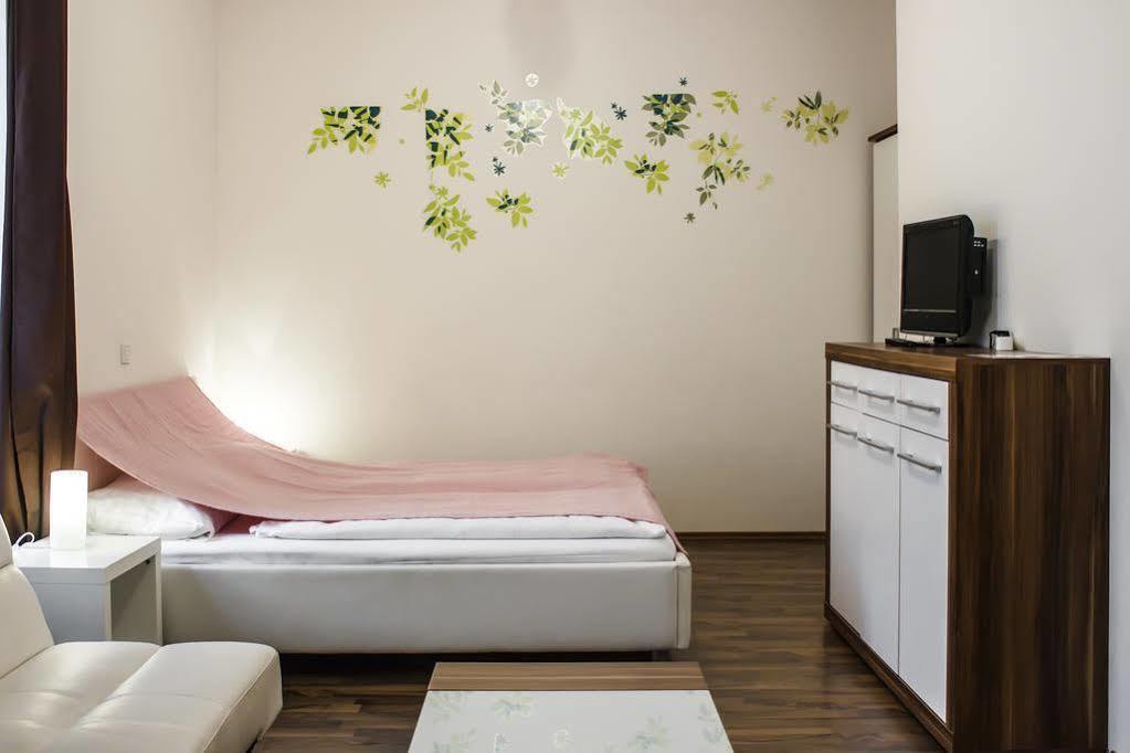 Grand Central Station Apartments I Contactless Check-In Wina Bagian luar foto